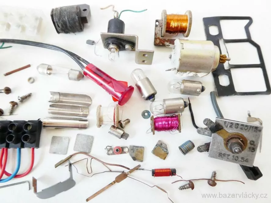 VELKÝ MIX SET Elektropříslušenství - vše, co je na foto