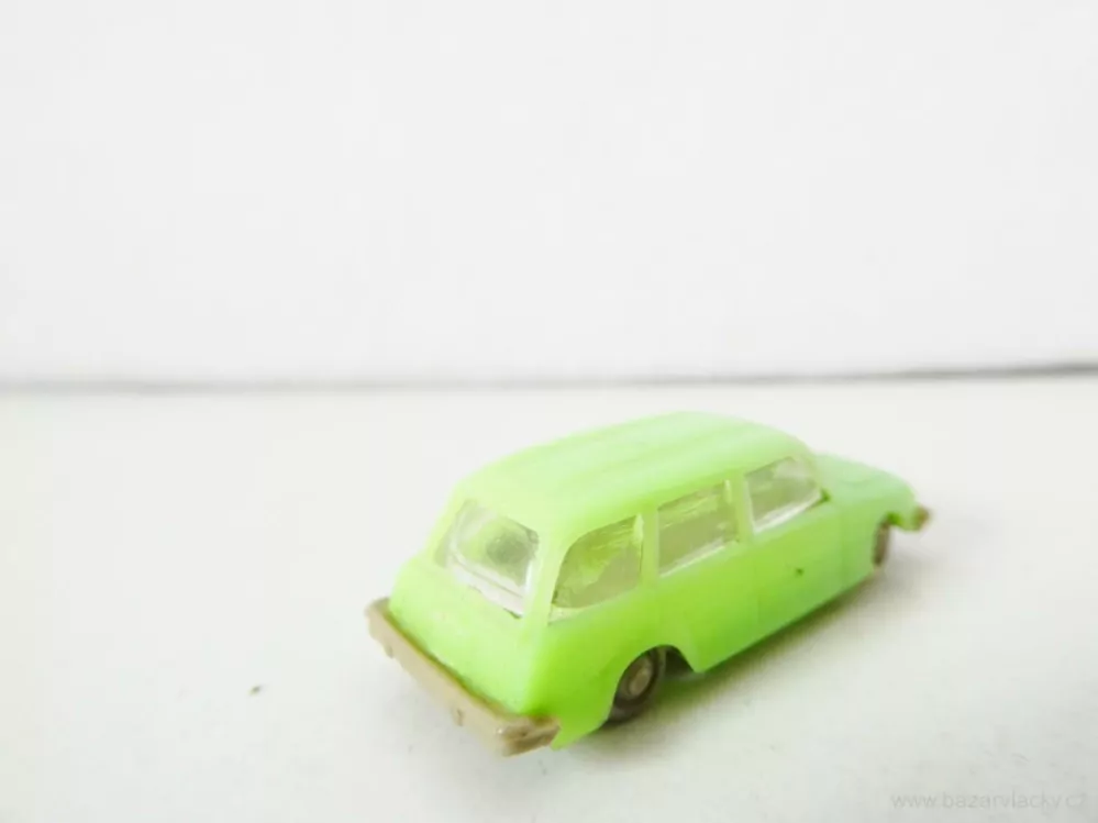 TT Osobní automobil LADA KOMBI zelený