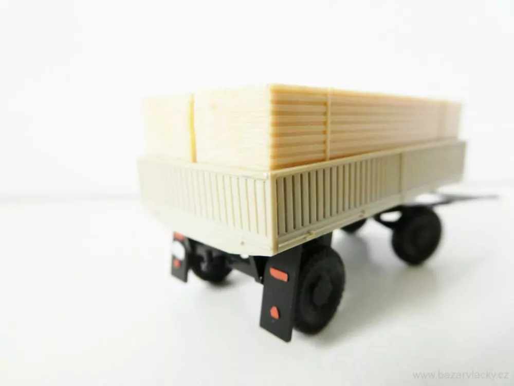 H0 Nákladní přívěs - valník s nákladem dřeva