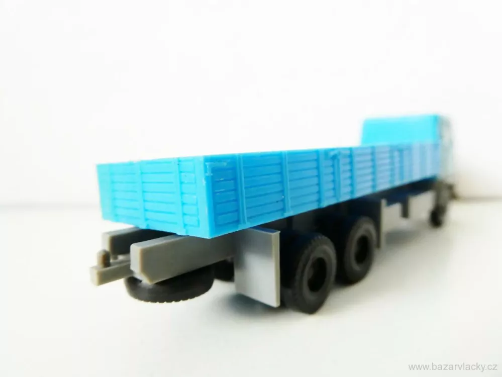 H0 Nákladní automobil VOLVO - valník 
