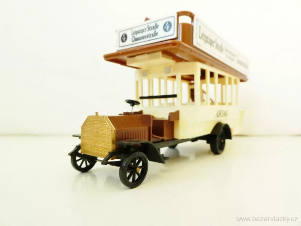 Model starého autobusu Alt-Berliner Bus 1911 v krabičce