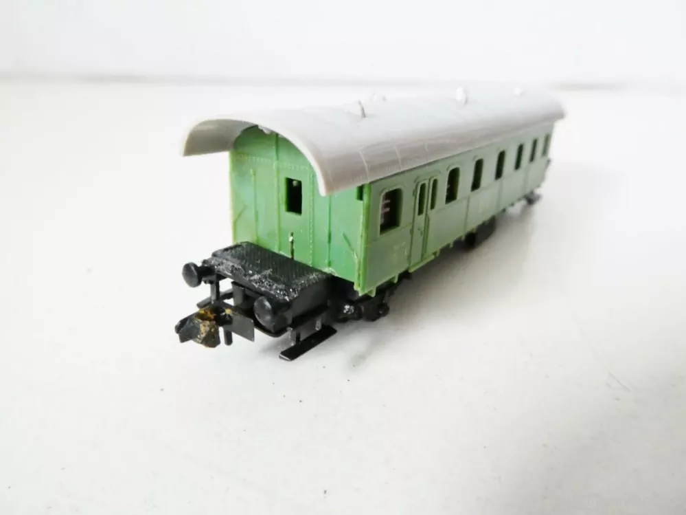 N PIKO Osobní vůz DR NA NÁHRADNÍ DÍLY NEBO OPRAVU