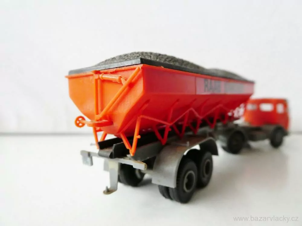 H0 KIBRI Nákladní automobil MERCEDES s výsypným přívěsem na uhlí 