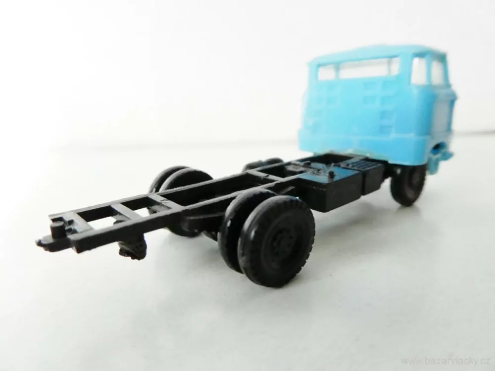 H0 Nákladní automobil IFA bez nástavby