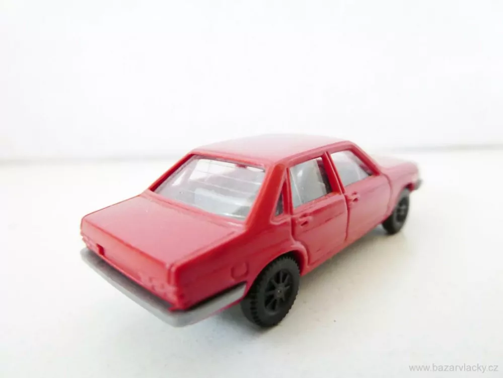 H0 FLEISCHMANN Osobní automobil Audi 100 TOP STAV