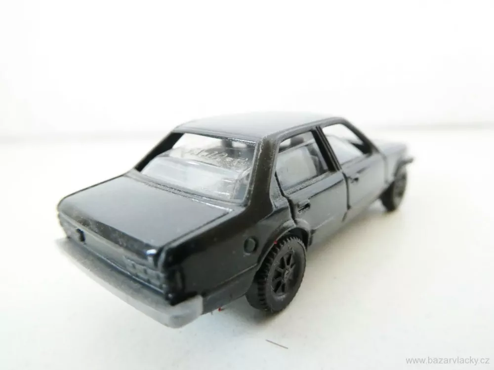 H0 FLEISCHMANN Osobní automobil Opel Record TOP STAV