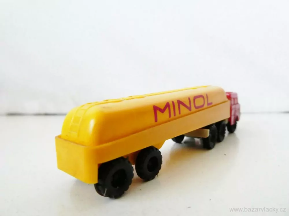 TT Nákladní automobil TATRA 813 66 cisterna MINOL