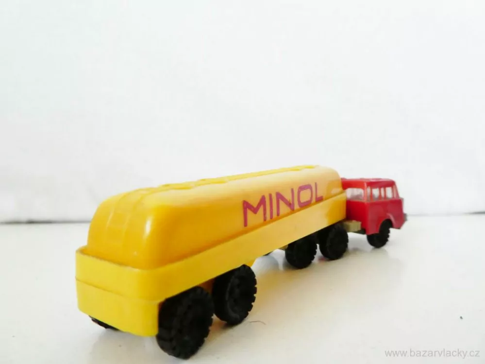 TT Nákladní automobil TATRA 813 66 cisterna MINOL