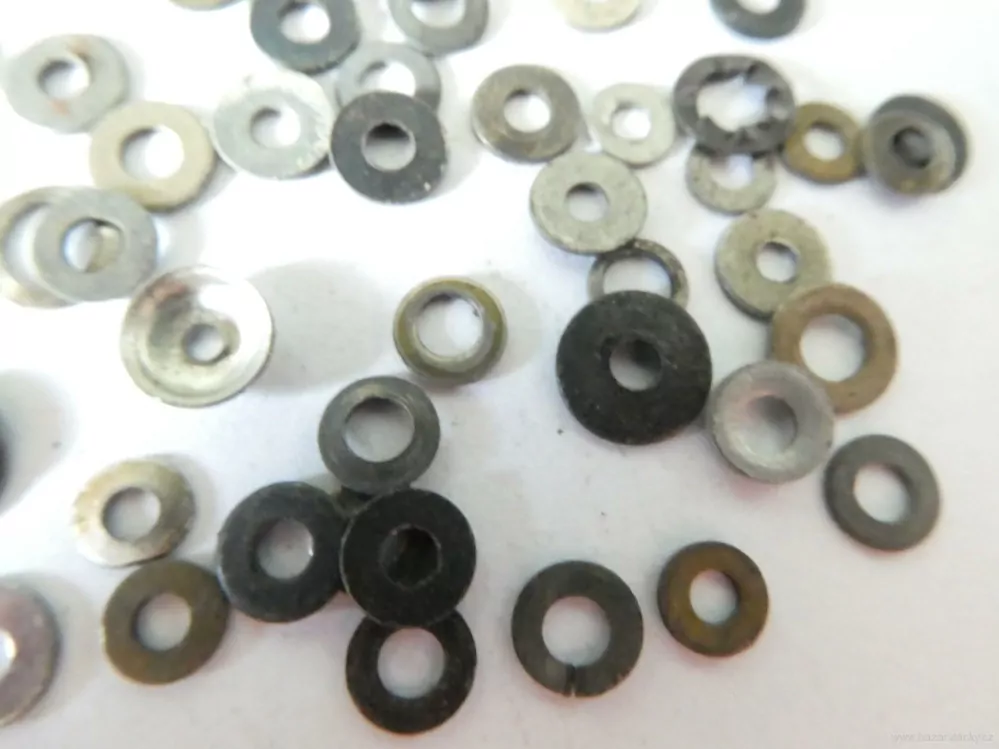 MIX SET Kovové podložky - vše, co je na foto cca 95 ks, max. průměr 6,5 mm
