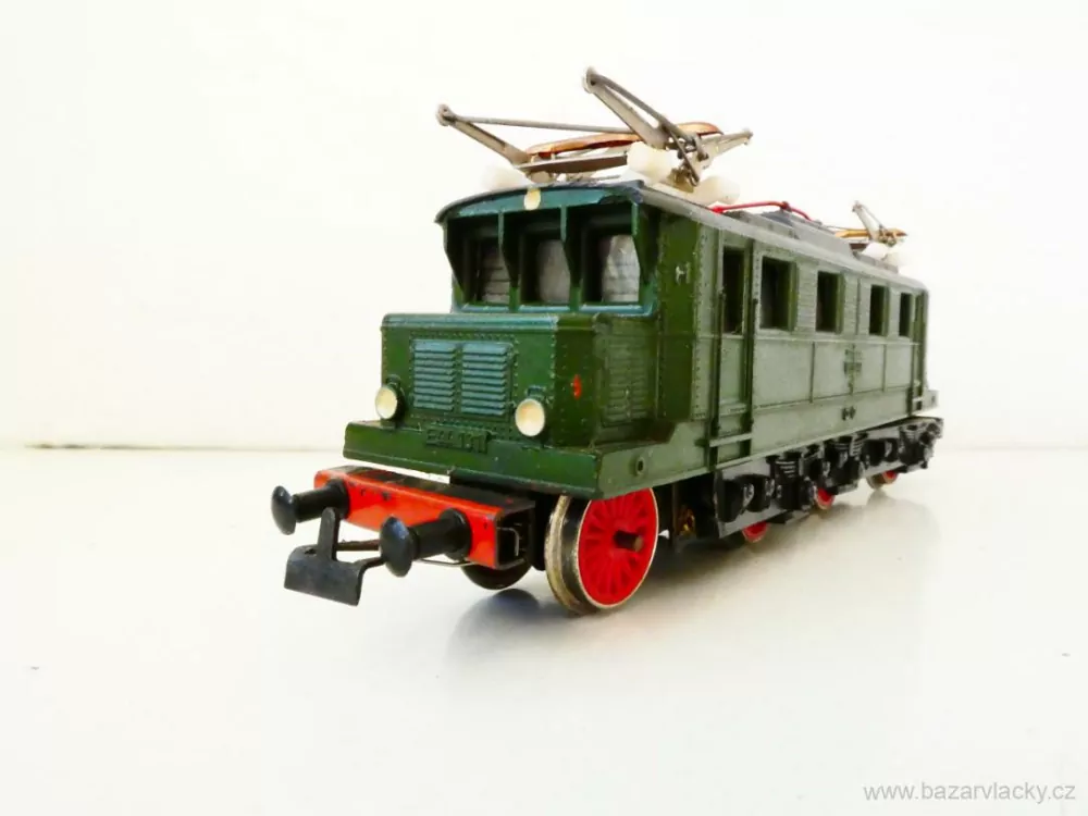 H0 PIKO Elektrická lokomotiva E 44 131 DR 