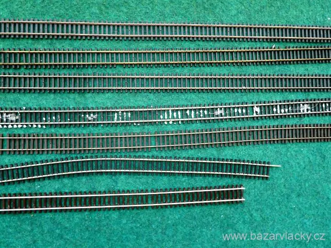H0 SET 7 ks - ROCO 42200 FLEXI KOLEJ 3 ks, ROCO 4400 FLEXY KOLEJ 1 ks, ROCO 42406 DLOUHÁ KOLEJ 1 ks, ROCO 42201 DLOUHÁ KOLEJ 1 ks a TILLIG 85125 FLEXI KOLEJ 1 ks ( cca 39 - 93 cm )