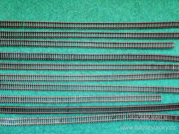 H0 SET 10 ks - H0 PILZ DLOUHÉ KOLEJE 1/1 ( 96 - 102 cm )