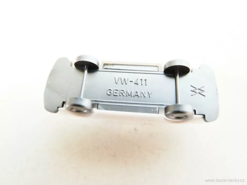 N Osobní automobil VW 411 bílý TOP STAV