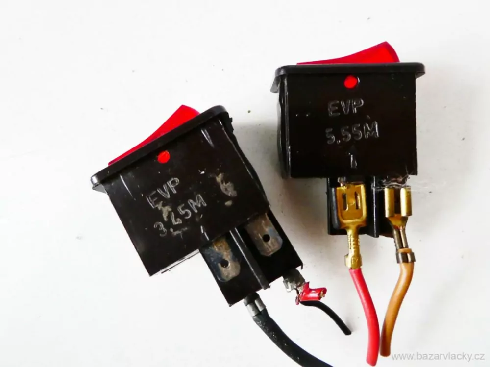 SET 2 ks Spínač kolébkový větší