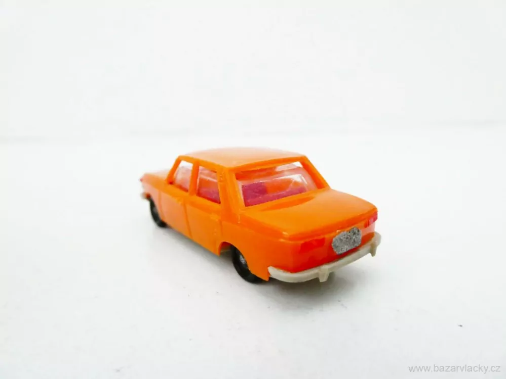 H0 Osobní automobil Wartburg 353 oranžová PĚKNÝ STAV