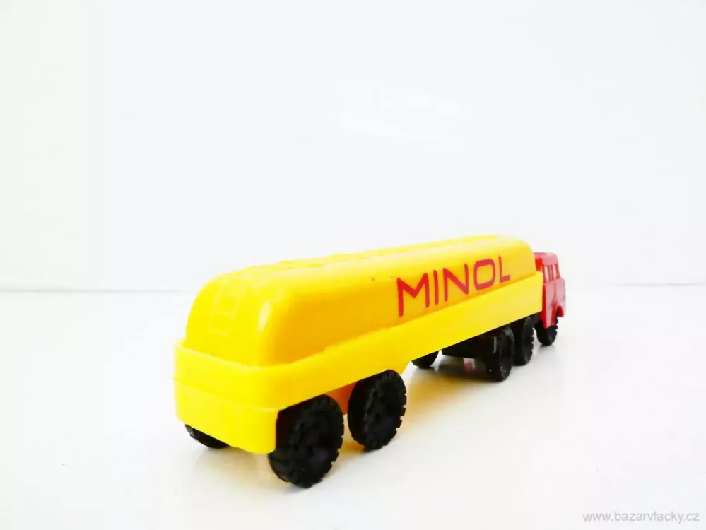 TT Nákladní automobil TATRA 813 66 cisterna MINOL PĚKNÝ STAV