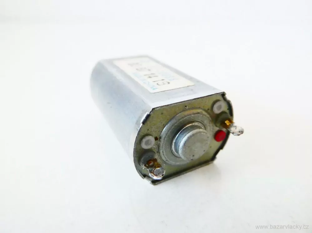 Motor typ FF-180 SH NA OPRAVU 