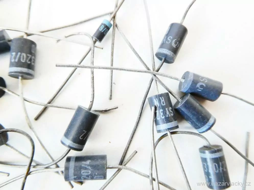 SET 29 ks Elektropříslušenství - resistor - délka 7,5 cm