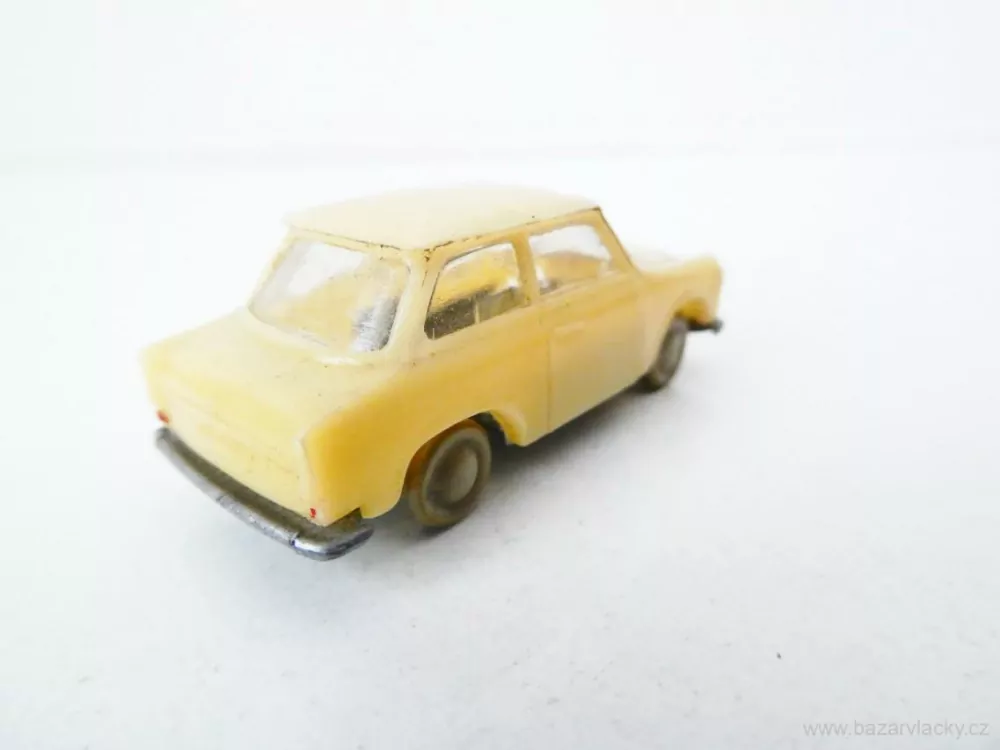 H0 Osobní automobil Trabant 601 béžový