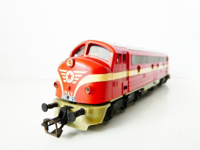 TT BTTB Dieselová lokomotiva NOHAB M 61 001 MAV NA OPRAVU (CHYBÍ KARDAN) - VIZUELNĚ TOP