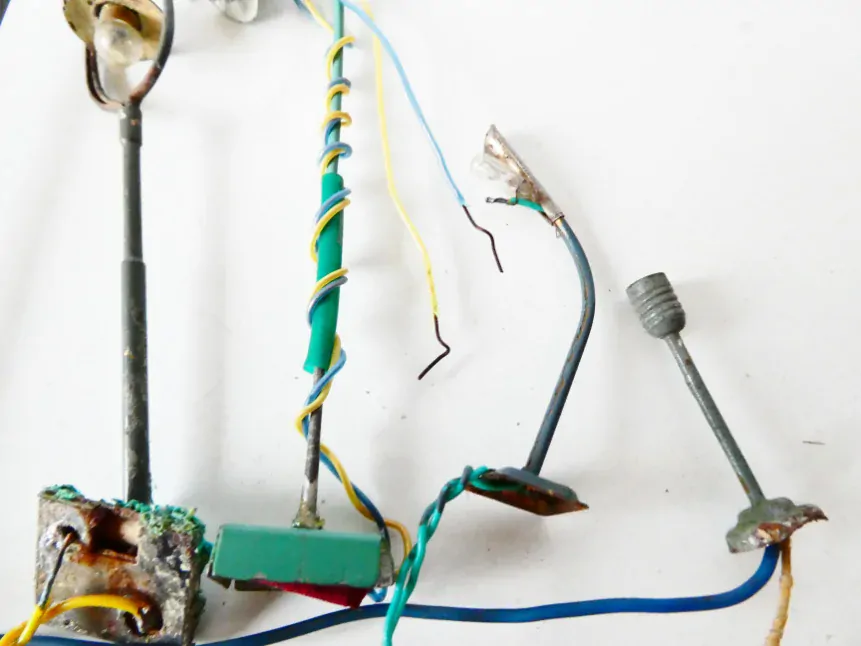 H0 MIX SET 6 ks Elektrické lampy (vše, co je na foto)