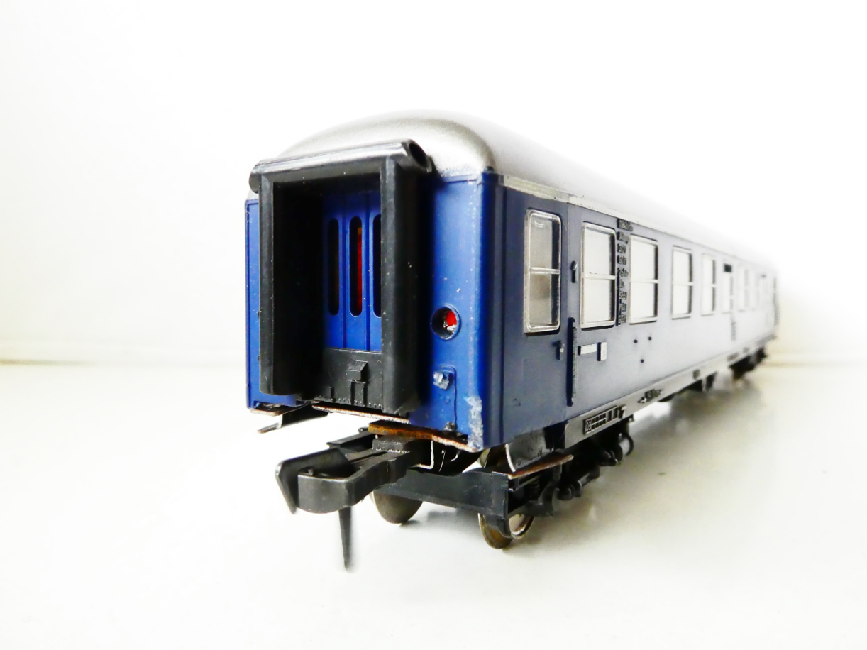 H0 FLEISCHMANN 5110 Osobní rychlíkový vůz 1. tř. 11843 Frankfurt DB OSVĚTLENÝ