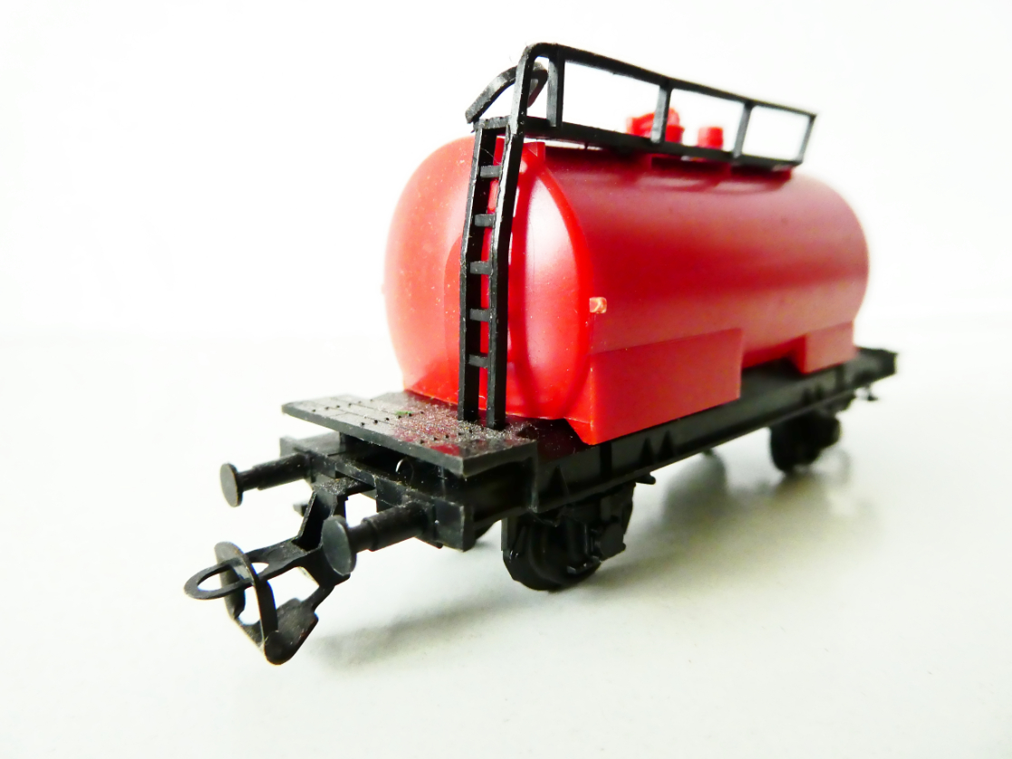 TT BTTB Cisternový vůz červený PĚKNÝ STAV