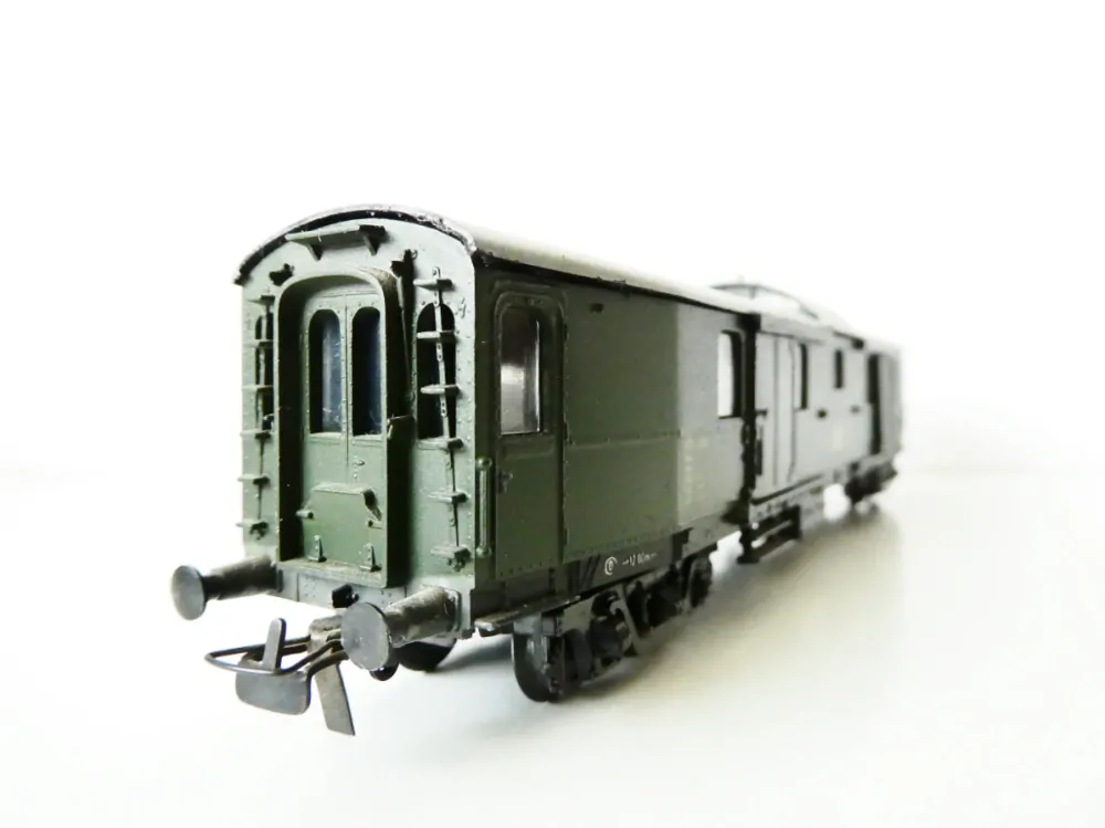 H0 SCHICHT Zavazadlový vůz 621-038 DR PĚKNÝ STAV OSVĚTLENÝ