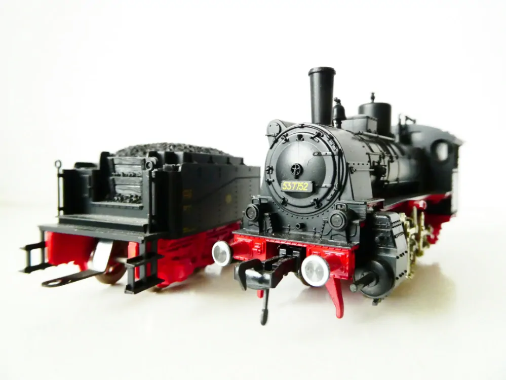H0 FLEISCHMANN 4124 Parní lokomotiva BR 53 7752 DR s tendrem OSVĚTLENÁ TOP STAV NEPOUŽITÁ v krabičce