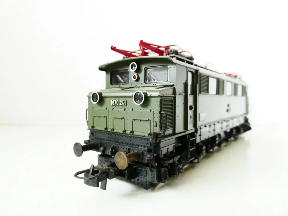 H0 ROCO 04147 A Elektrická lokomotiva BR 1670.26 ÖBB OSVĚTLENÁ PĚKNÝ STAV NEPOUŽÍVANÁ v krab