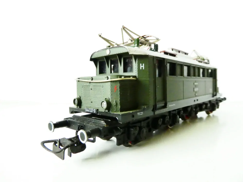H0 PIKO Elektrická lokomotiva BR 144 137-0 DR OSVĚTLENÁ TOP STAV NEPOUŽITÁ v orig. krabičce 