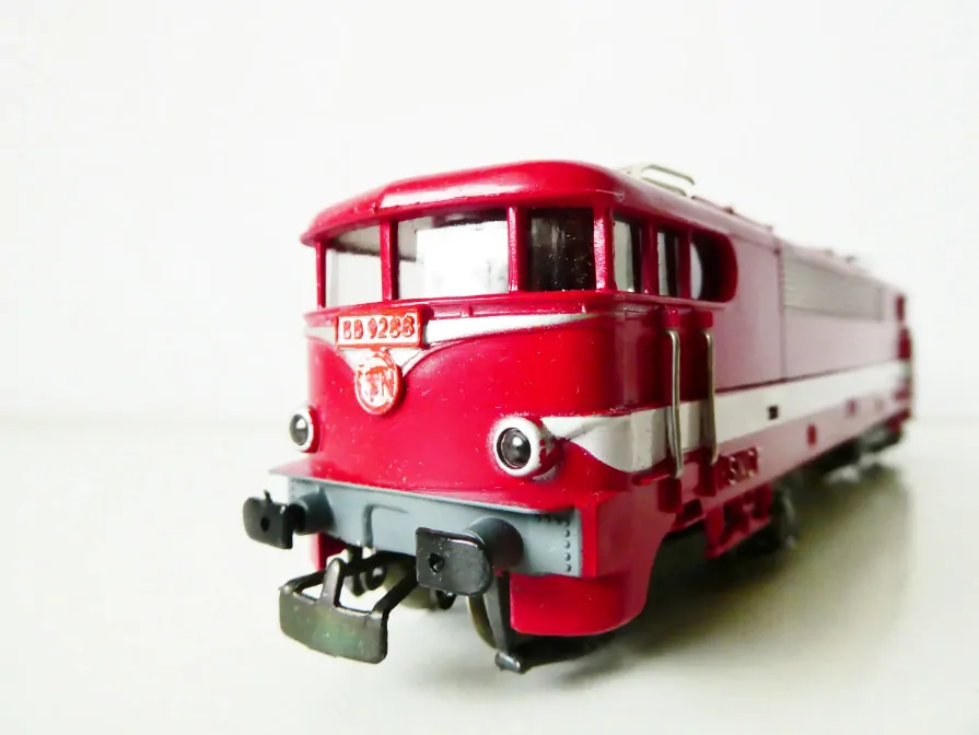 H0 JOUEF 8331 Elektrická lokomotiva BB 9288 SNCF OSVĚTLENÁ TOP STAV NEPOUŽÍVANÁ v krabičce