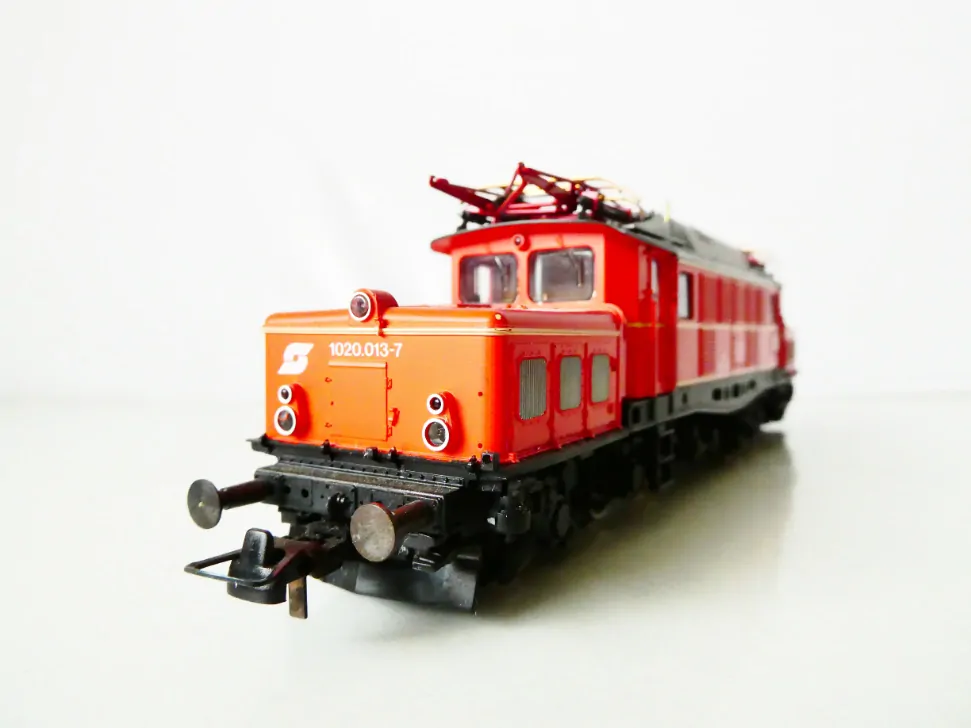 H0 ROCO 43485 Elektrická lokomotiva BR 1020.013-7 ÖBB OSVĚTLENÁ TOP STAV NEPOUŽITÁ