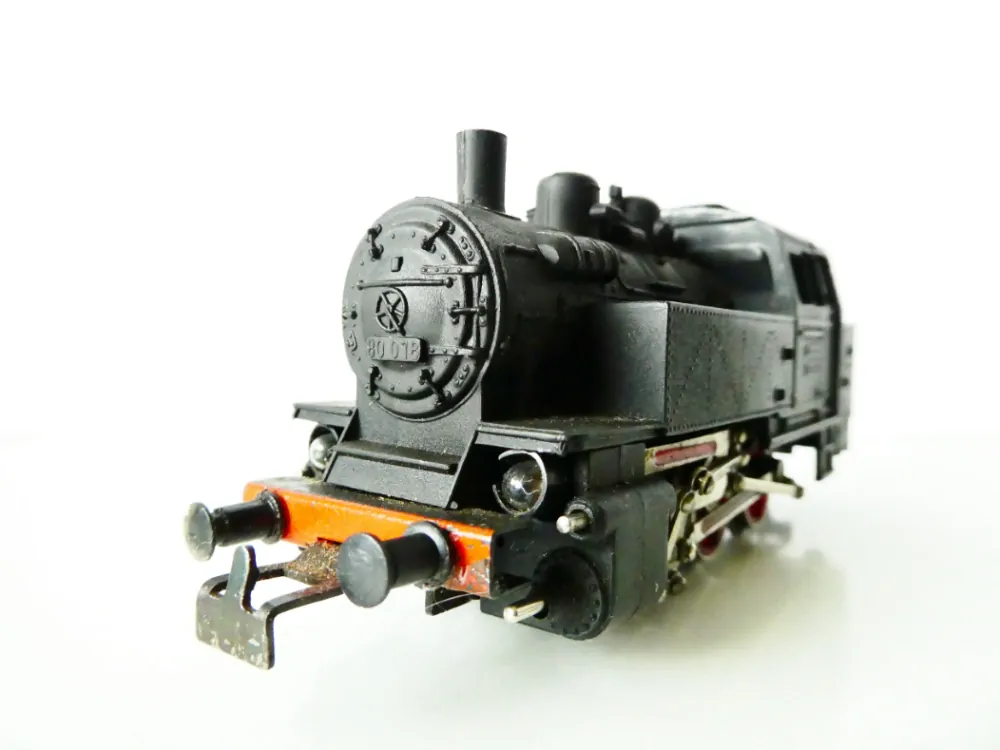 H0 PIKO Parní lokomotiva BR 80 018 DR OSVĚTLENÁ PĚKNÝ STAV
