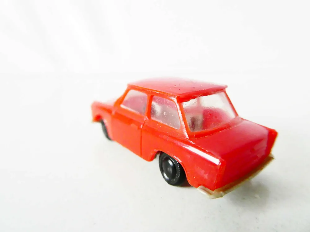 H0 Osobní automobil TRABANT 601 červený