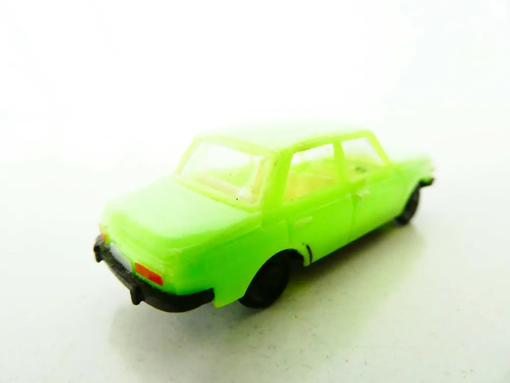 H0 Osobní automobil Wartburg 353 světle zelená