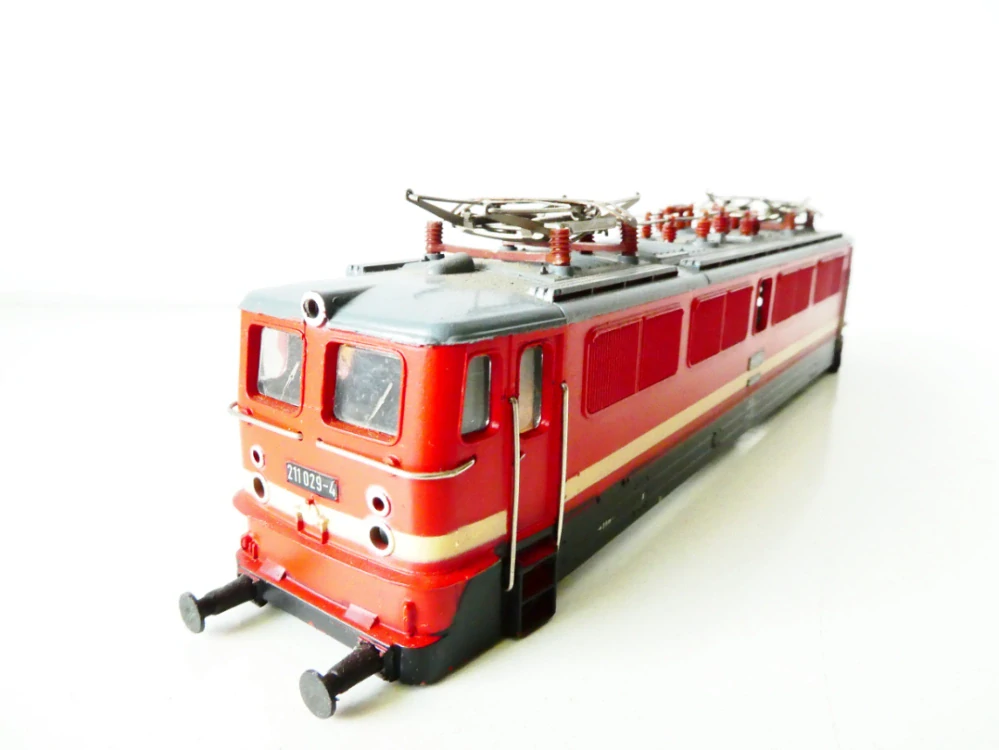 H0 PIKO Náhradní kastle pro elektrickou lokomotivu BR 211 029-4 DR PĚKNÝ STAV