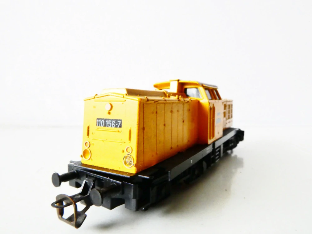 TT BTTB 2541 Dieselová lokomotiva BR 110 156-7 DR žlutá s patinou
