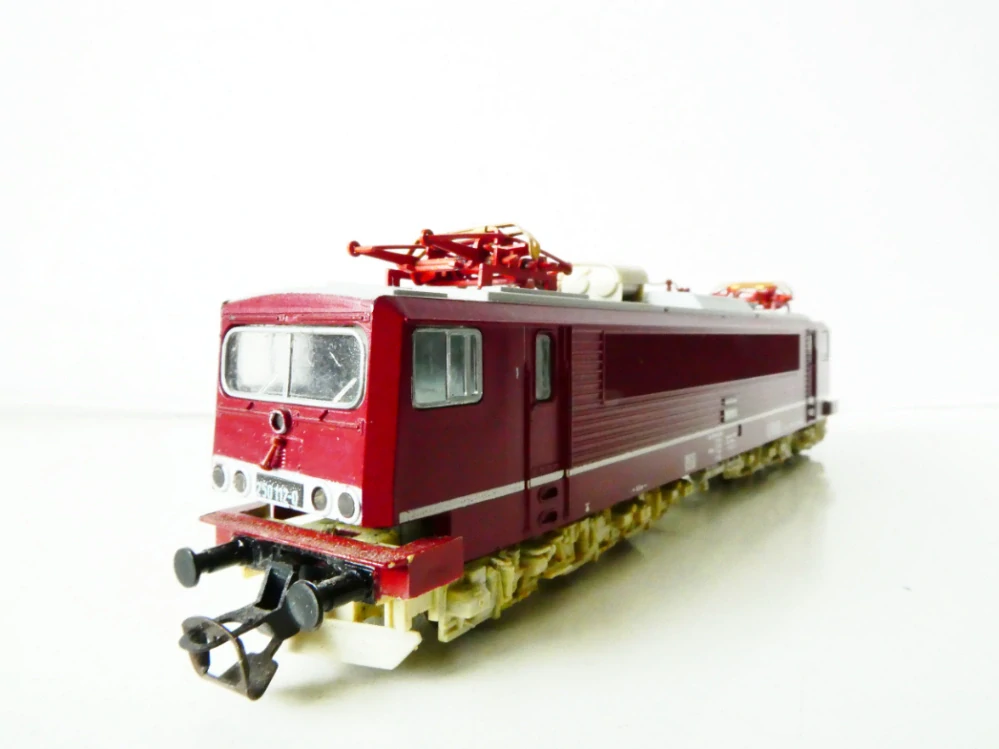 TT BTTB Elektrická lokomotiva BR 250 112-0 DR OSVĚTLENÁ PĚKNÝ STAV v orig. krabičce s návodem