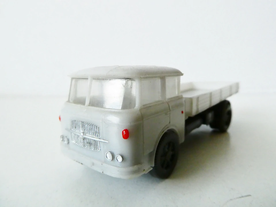 H0 Nákladní automobil ŠKODA šedý - dlouhý valník