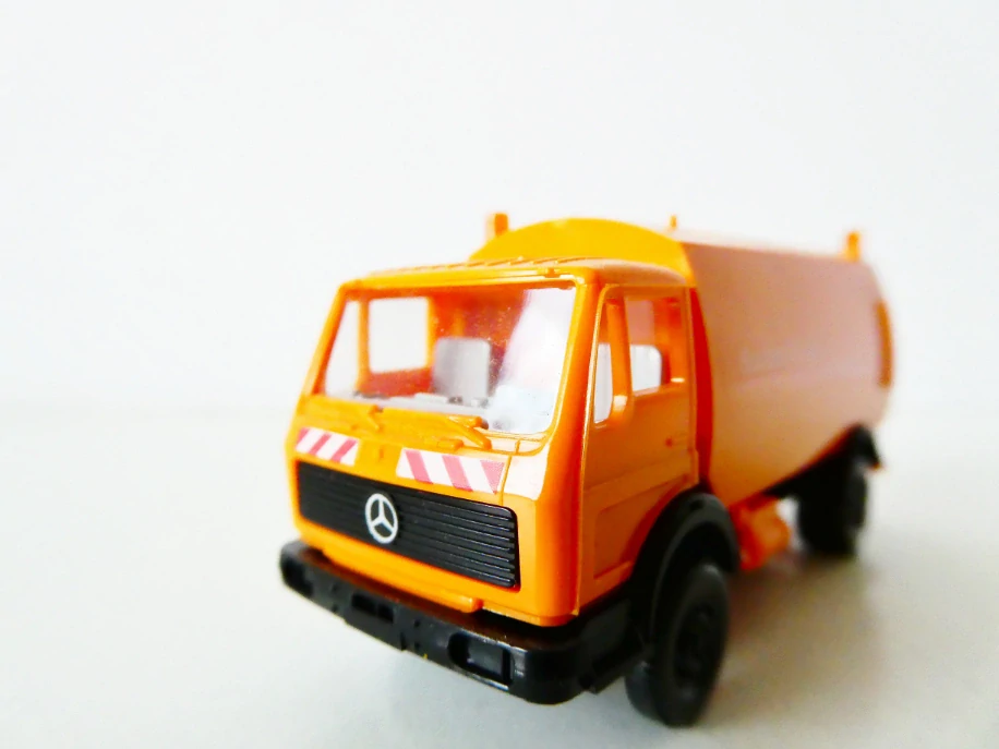 H0 WIKING Nákladní automobil Mercedes - čistící vůz TOP STAV