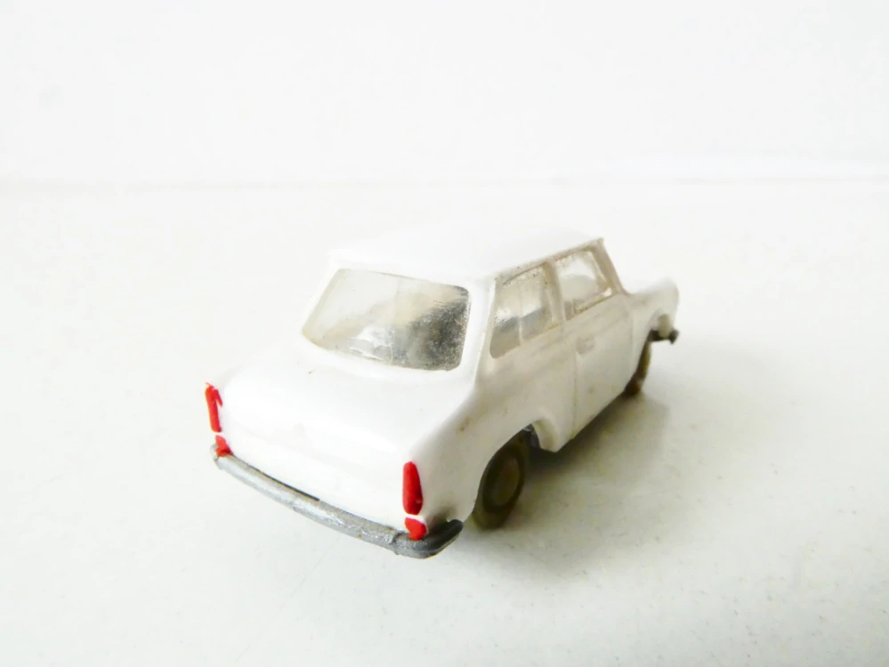 H0 Osobní automobil Trabant 601 bílý PĚKNÝ STAV