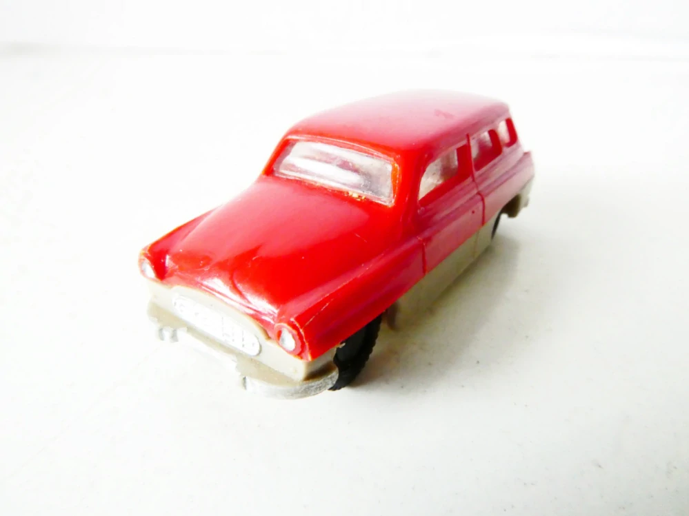 H0 Osobní automobil ŠKODA KOMBI