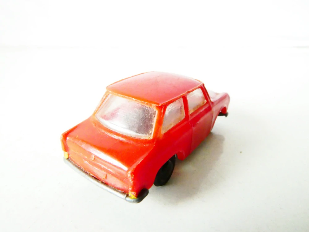 H0 Osobní automobil Trabant 601 červený PĚKNÝ STAV