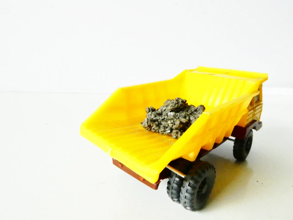 H0 Nákladní automobil sklápěčka s nákladem
