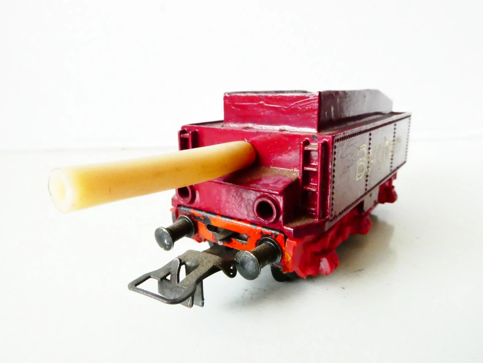 H0 PIKO Náhradní tendr přebarvený na červeno (požární vůz) Bergheim Feuerlöschzug