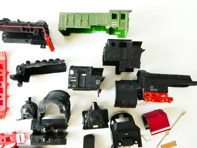 TT ZEUKE/BTTB MIX Náhradní díly a zbytky - vše, co je na foto