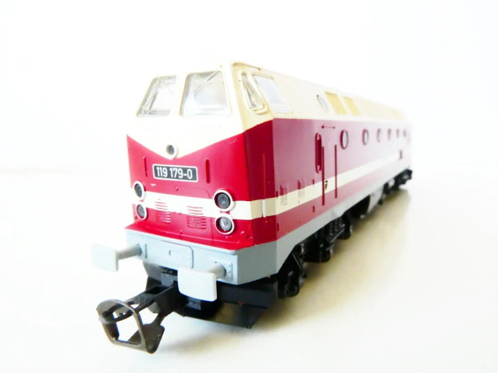 TT TILLIG 02555 Dieselová lokomotiva BR 119 179-0 DR OSVĚTLENÁ TOP STAV NEPOUŽITÁ v krabičce