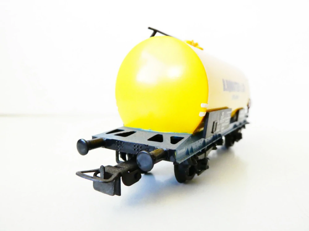 H0 PIKO Cisternový vůz s budkou brzdaře B.RINGSTED & CO 502 721 DSB