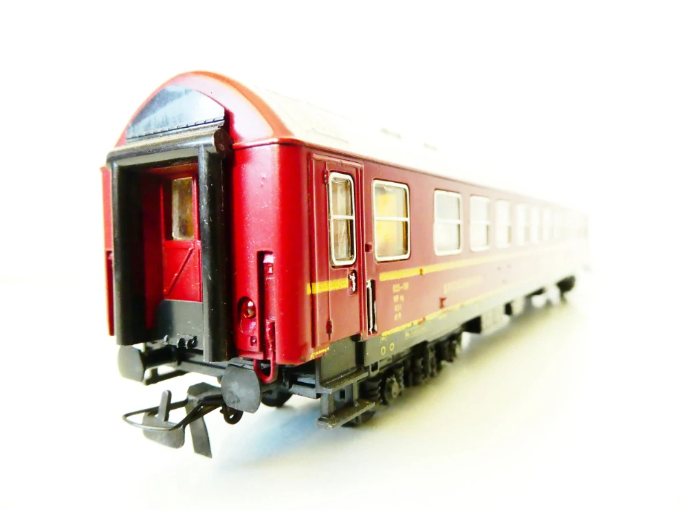 H0 SCHICHT Jídelní vůz 055-119 MITROPA OSVĚTLENÝ TOP STAV